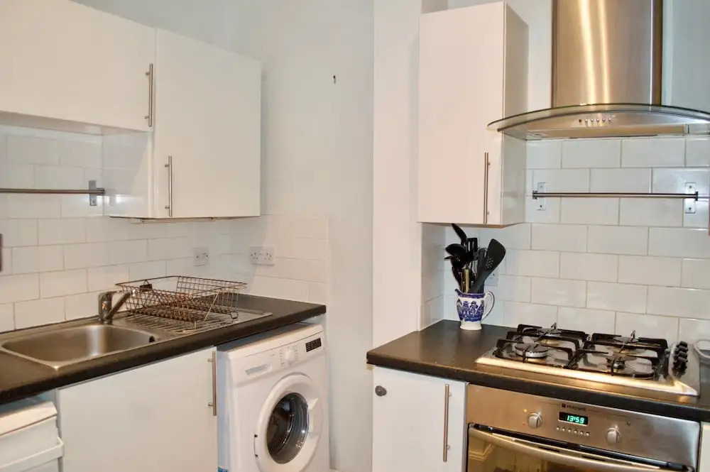 Spacious 2 Bedroom Apartment in Meadowbank
