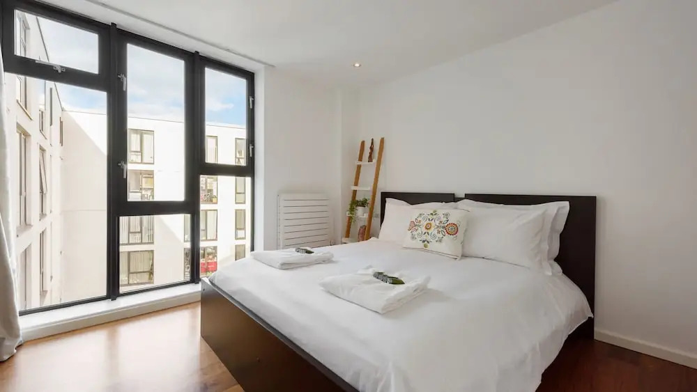 Stunning modern 2 double bedroom apartment