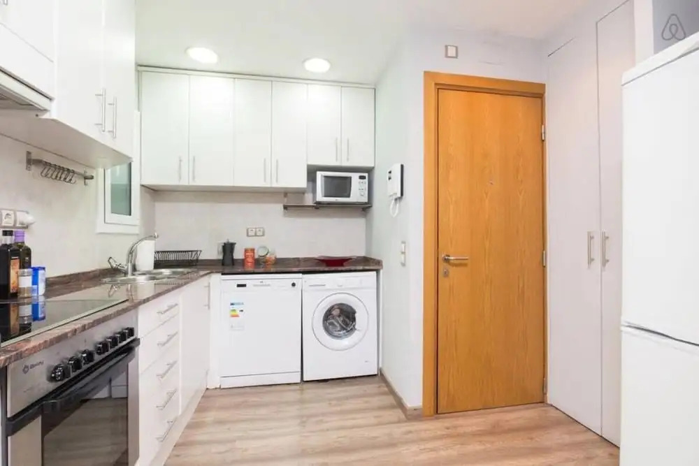 Cozy 2 Bed Apt Near Sagrada Familia