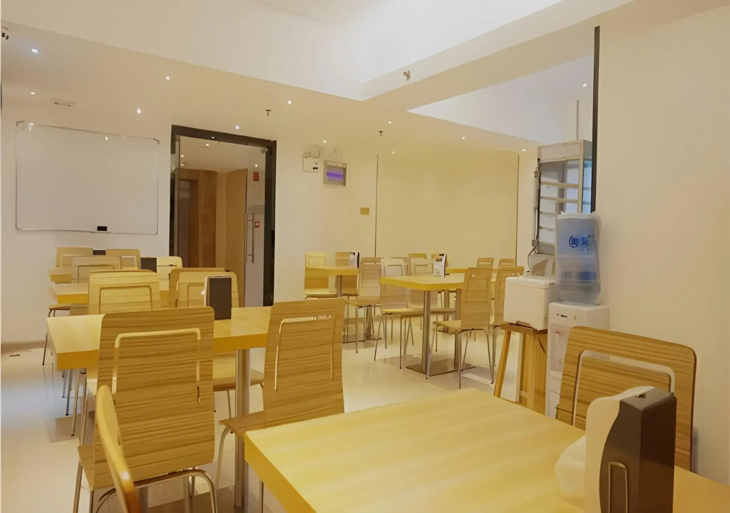 City Comfort Inn Zhanjiang Mazhang High Speed Railway Station