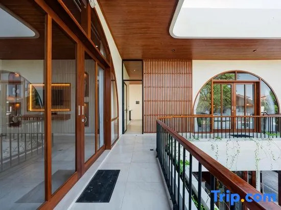 NUQ Seminyak - Spacious 3BR Pool Villa