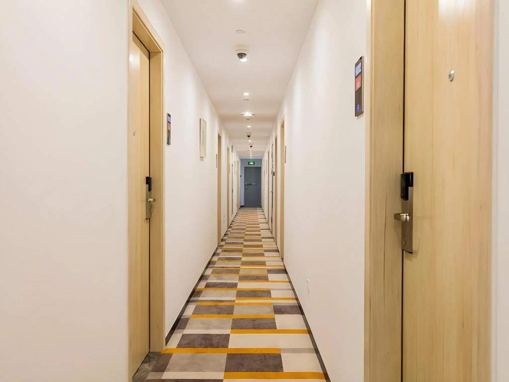 Shell Shanghai Yangpu District  Pingliang Road Binjiang Hotel