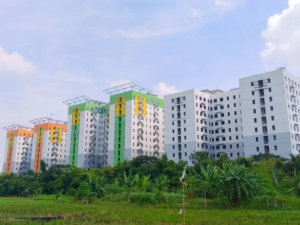 Best Price 2BR East Park Apartment