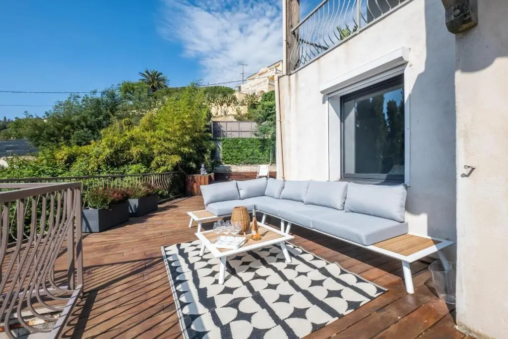 SERRENDY PENTHOUSE STYLE HOUSE Swimming pool and absolute calm!