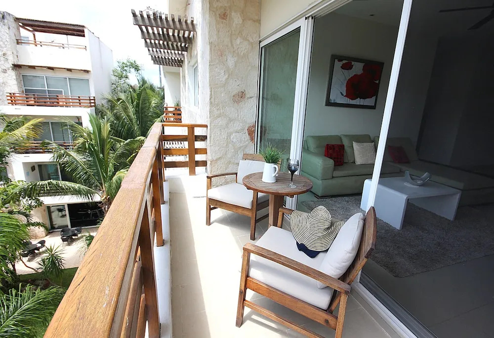 Sabbia Apartment D405 by iMexico