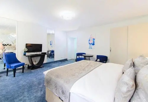 1st City Apartments