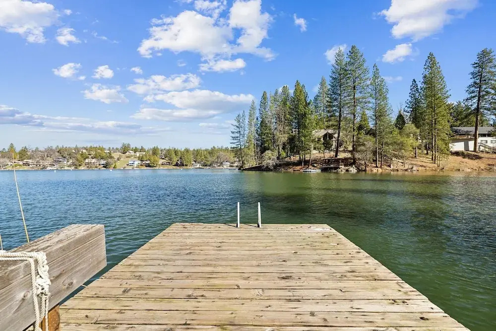 Golden Peak Cabin 3 Bedroom Home by Yosemite Region Resorts