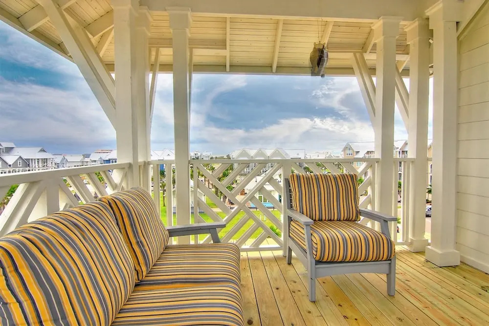 Cinnamon Shore- Skytop Lounge TC 5105
