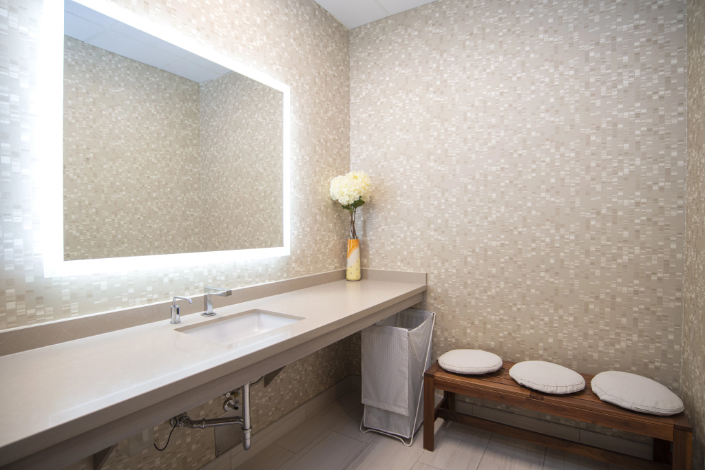 Landis Hotel & Suites