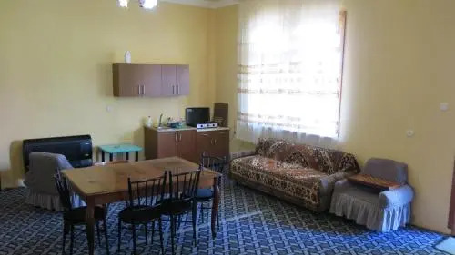 Guest House Adlia 14