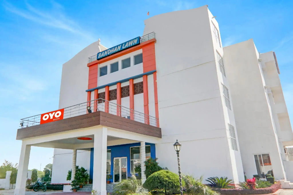 OYO Flagship 80492 Ck Inn
