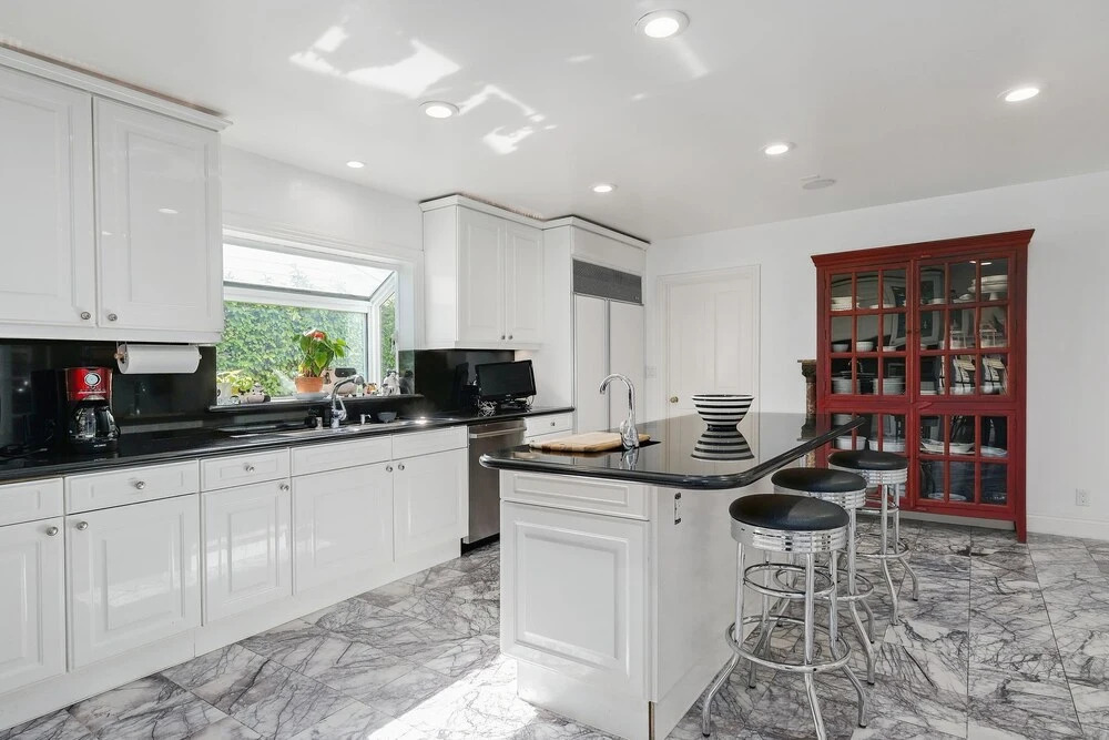 Hollywood Hills Upscale