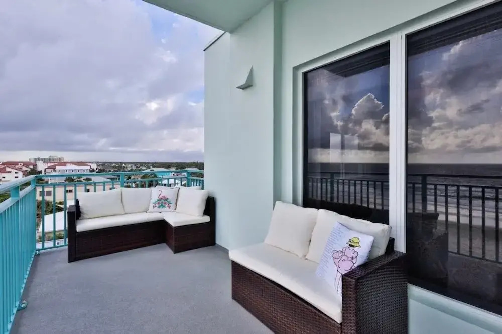 Oceanfront Condo With Beautiful Views 2 Bedroom Condo
