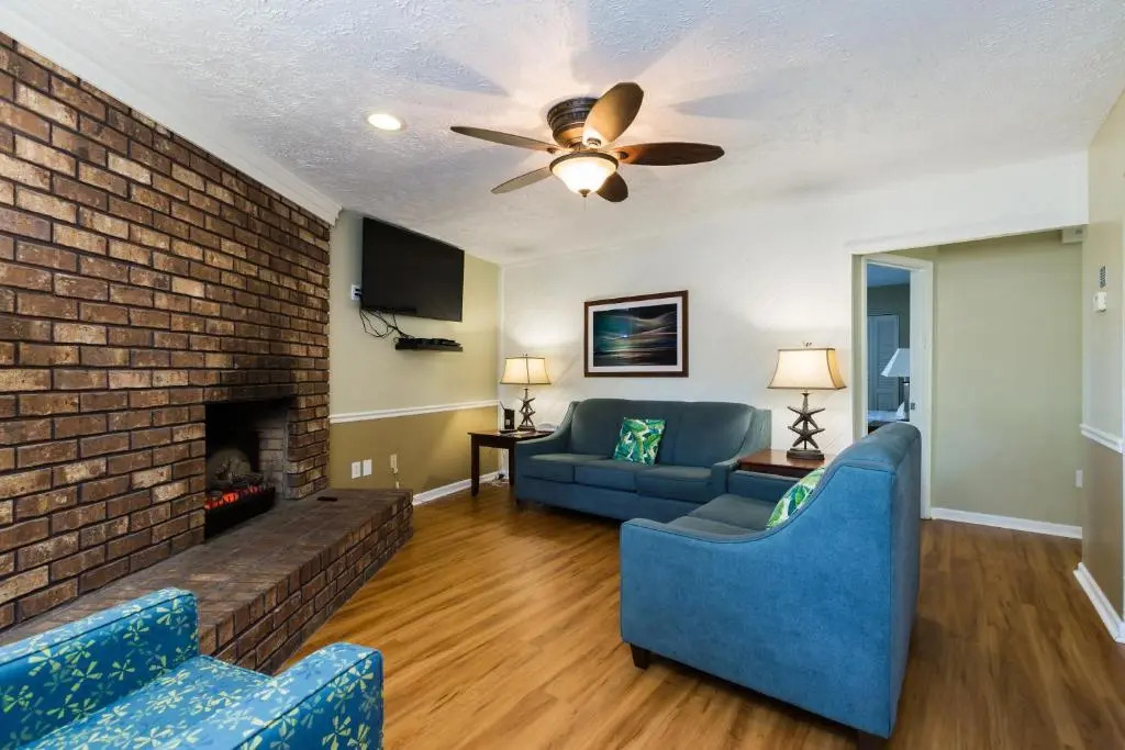 Country Club Villas