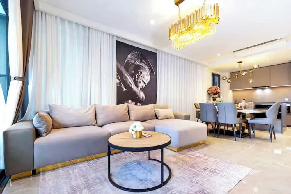 Vivian Boutique Opera Luxury Residence