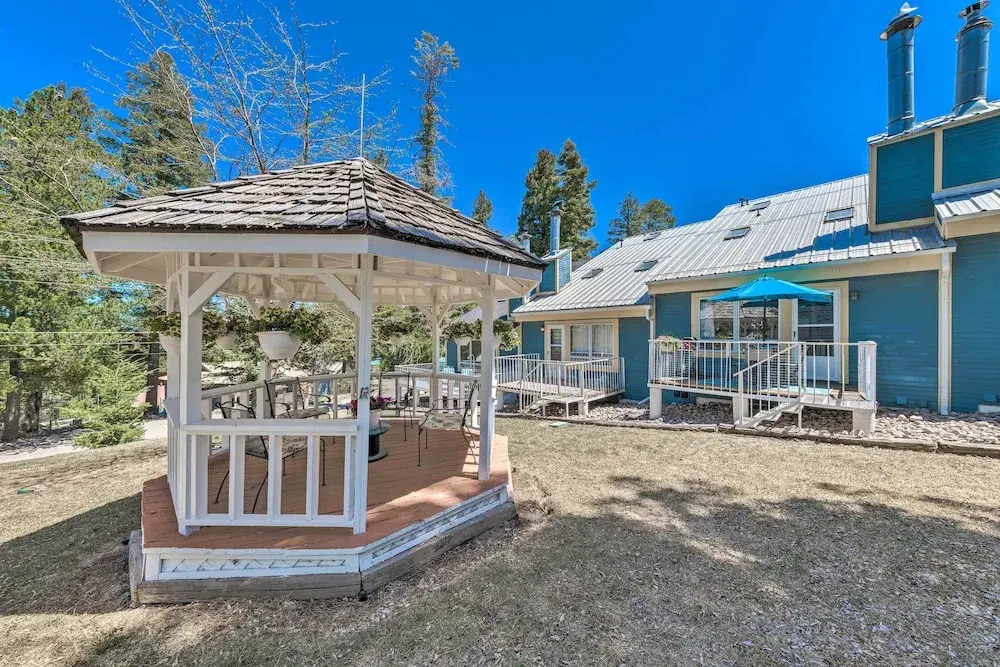 Eclectic Home w/ Deck: 4 Miles to Ski Cloudcroft!