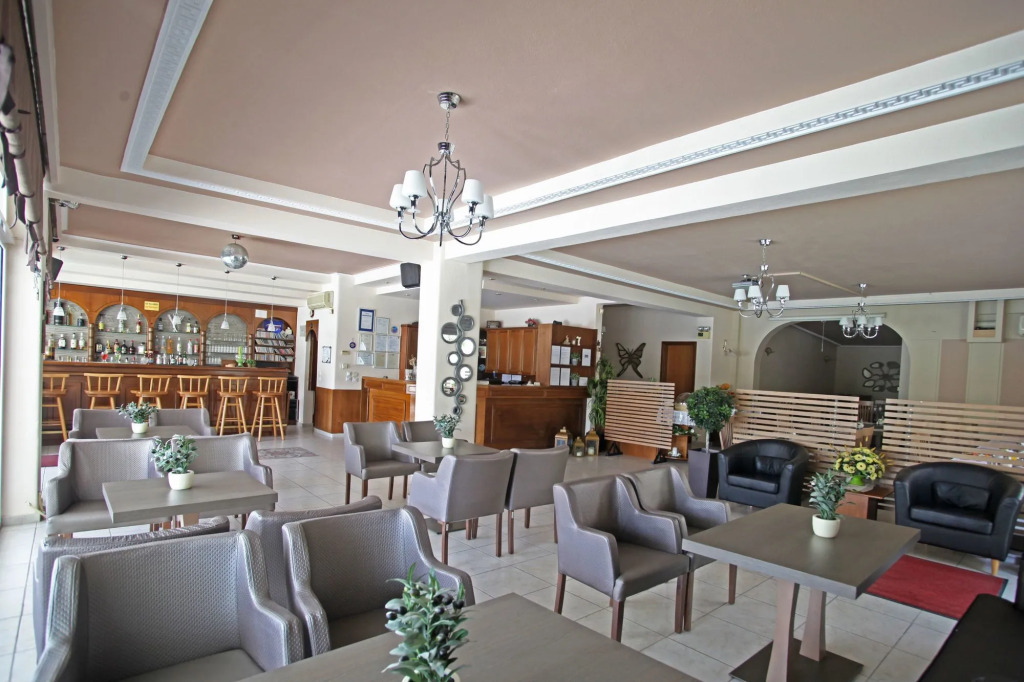 Sarantis Hotel