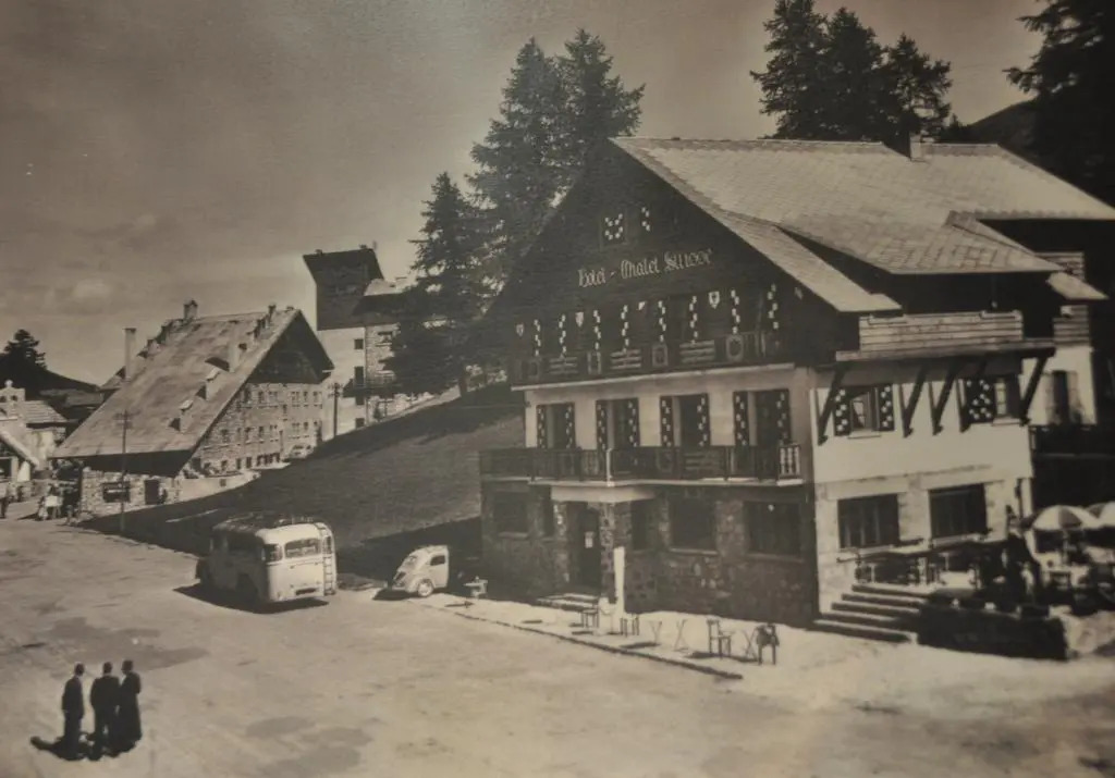 Le Chalet Suisse