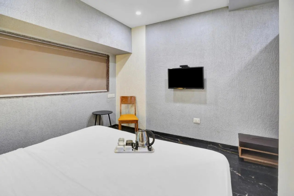 Hotel Pearl Residency