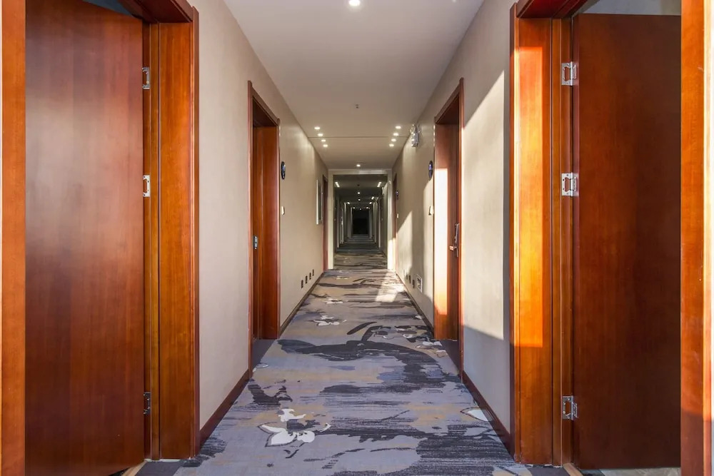 Ease Cloud Hotel