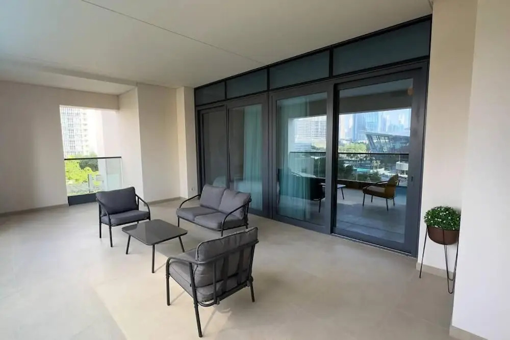 Mh - Stylish 2-bedroom Residence Ref 4100