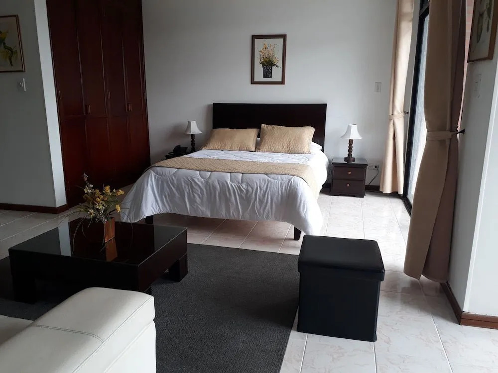 Cora Suites Inmobiliaria