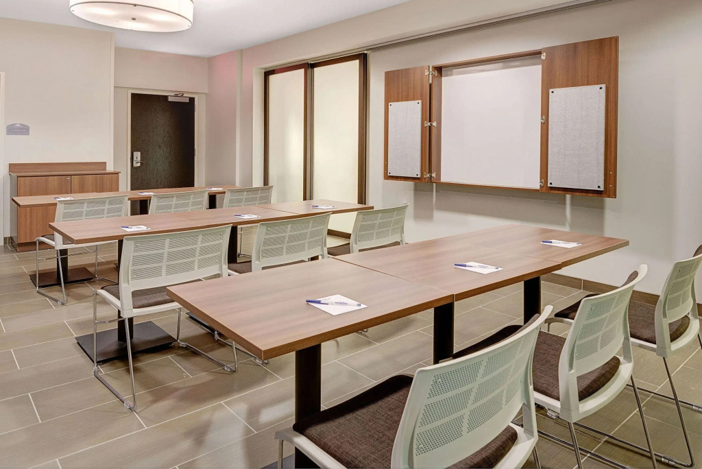 Microtel Inn & Suites by Wyndham Philadelphia Airport Ridley Park