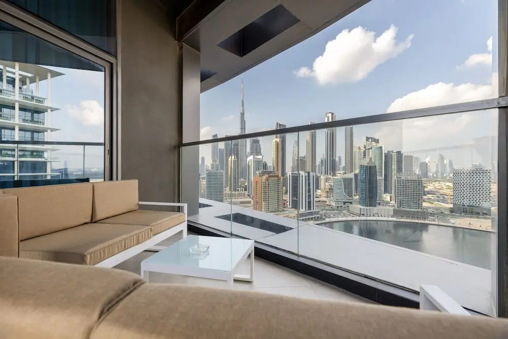 Waves - Seaside Splendor 2BR in Dubai's Business Bay