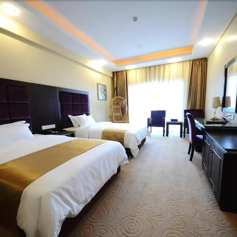 Longyue Business Hotel