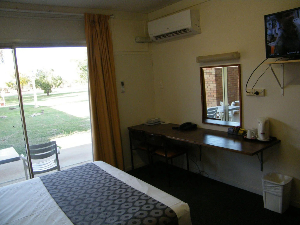 Jumbuck Motel - Oil Friendly Price