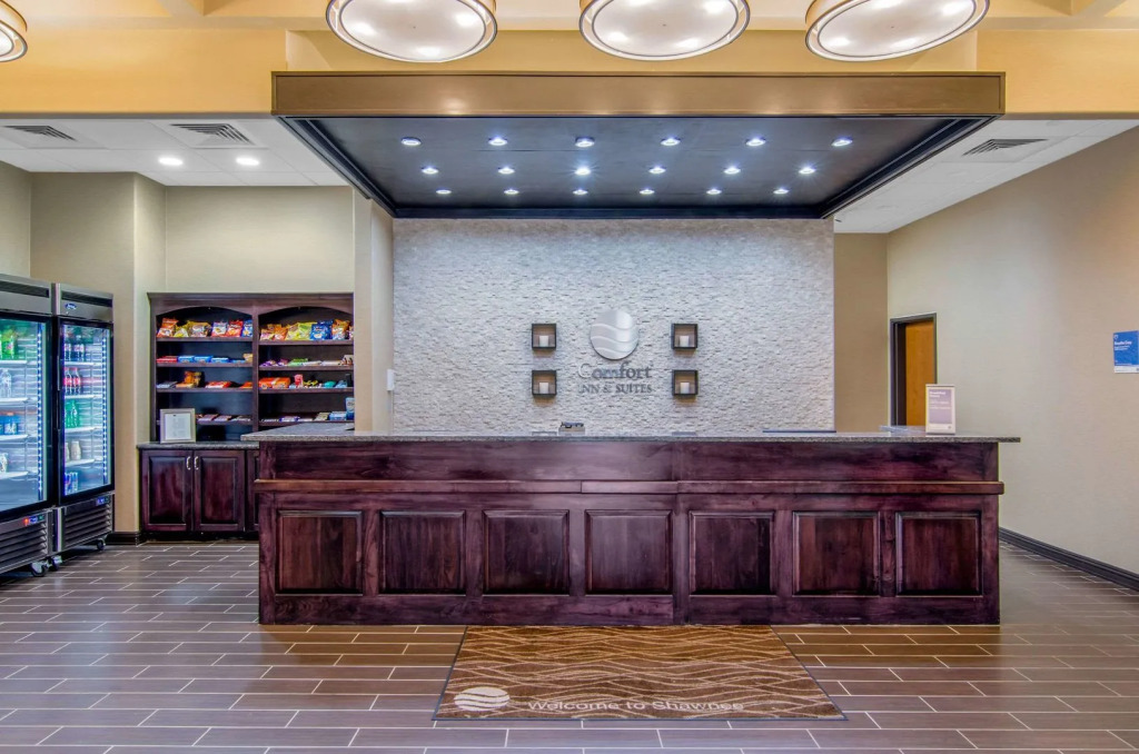 Comfort Inn & Suites Shawnee - Kansas City