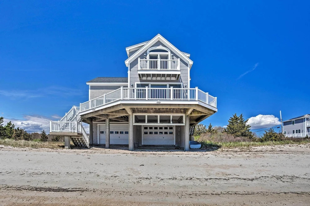 Romantic Retreat on the Sand: Cape Cod Beach House