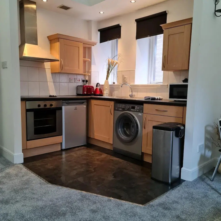 Sleek 2BD Flat Centrally Located in Glasgow