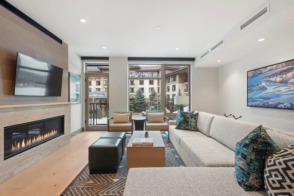 Snowmass Lux Getaway by Snowmass Vacations