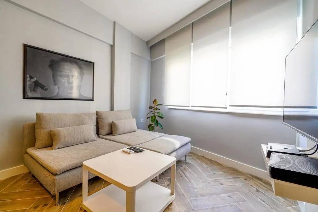 Modern and Central Flat Near Beach in Antalya