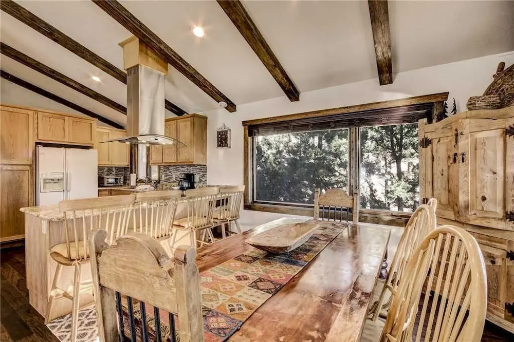 Alto Lakes - Four Bedroom Cabin with Hot Tub