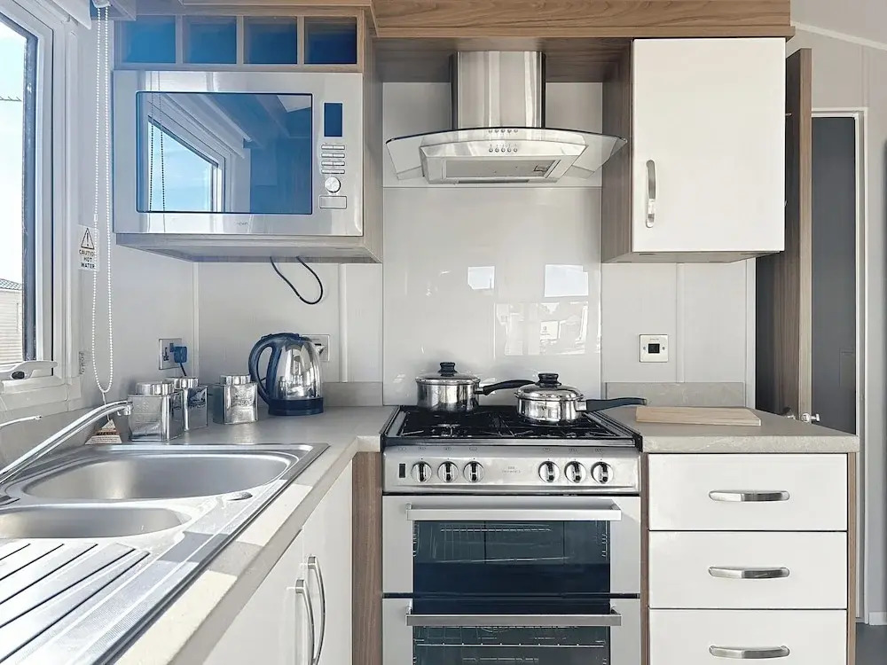 Premium Lodge - Sleeps 8 - Seton Sands Beach