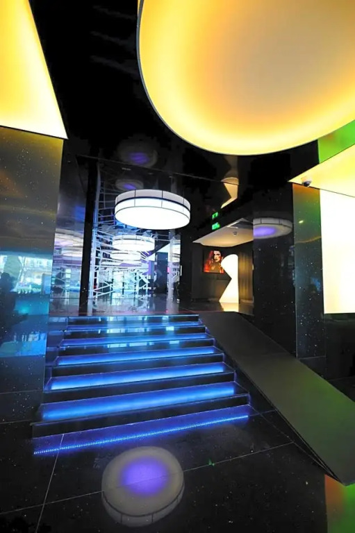 Plaza V Hotel