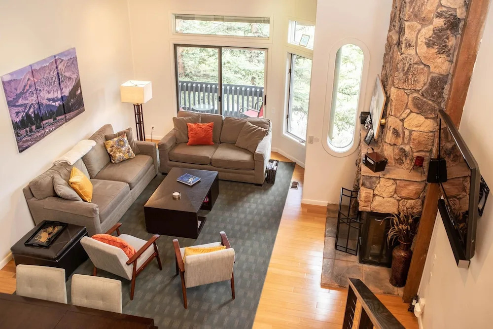 124 Ridgepoint Townhomes by RedAwning