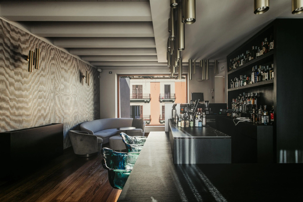 Bacã Suites, Restaurant & Bar
