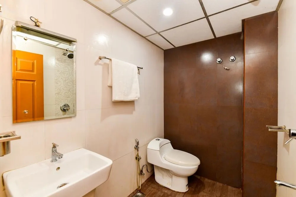 SilverKey Executive Stays 40794 Empire Plaza