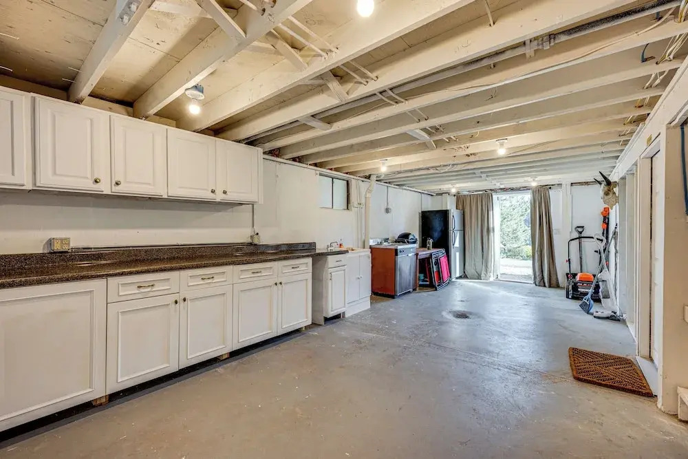 Mtn-view Retreat w/ Deck & Hot Tub in Estes Park