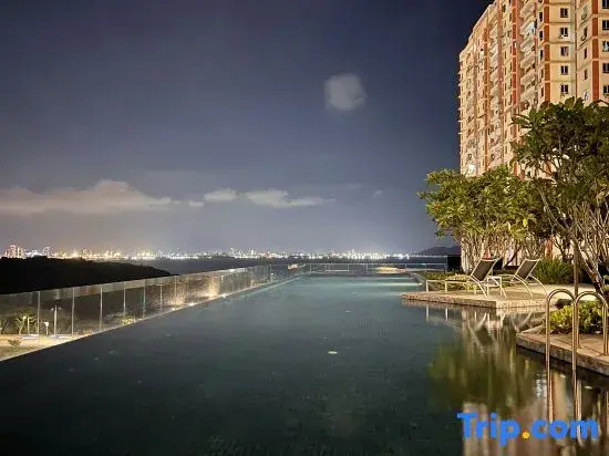 Georgetown Urban Suite | Family | Skypool I SeaView