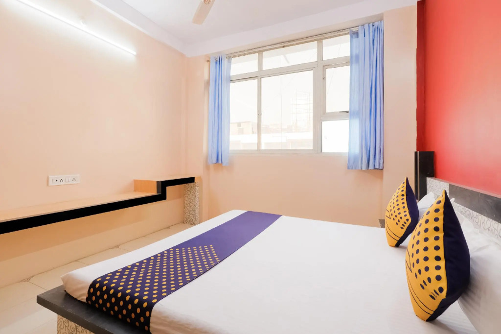 SPOT ON 62975 Hotel Harshdeep
