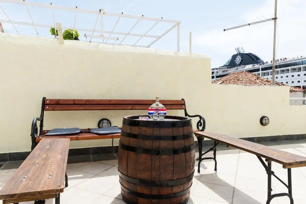 Apartment Burin