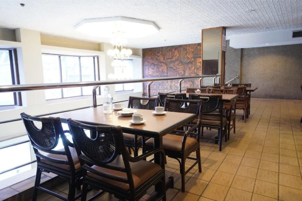 Lodge 18 Hotel