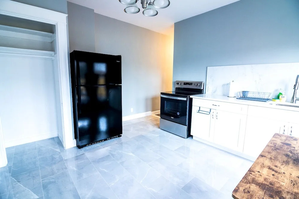 Cozy 1 bedroom Apartment Sleeps 4
