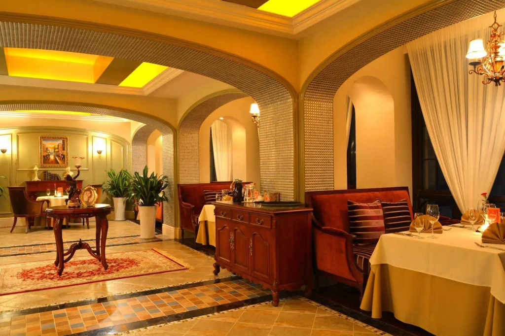 IBIS Leshan City Center Hotel