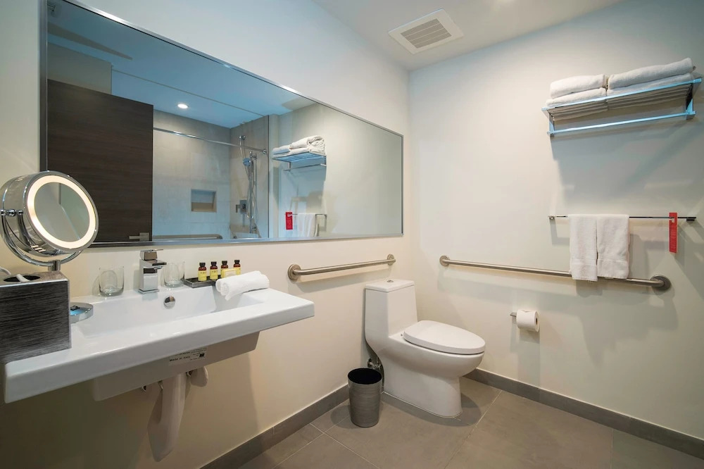 CH Deluxe Apartments  by MDR