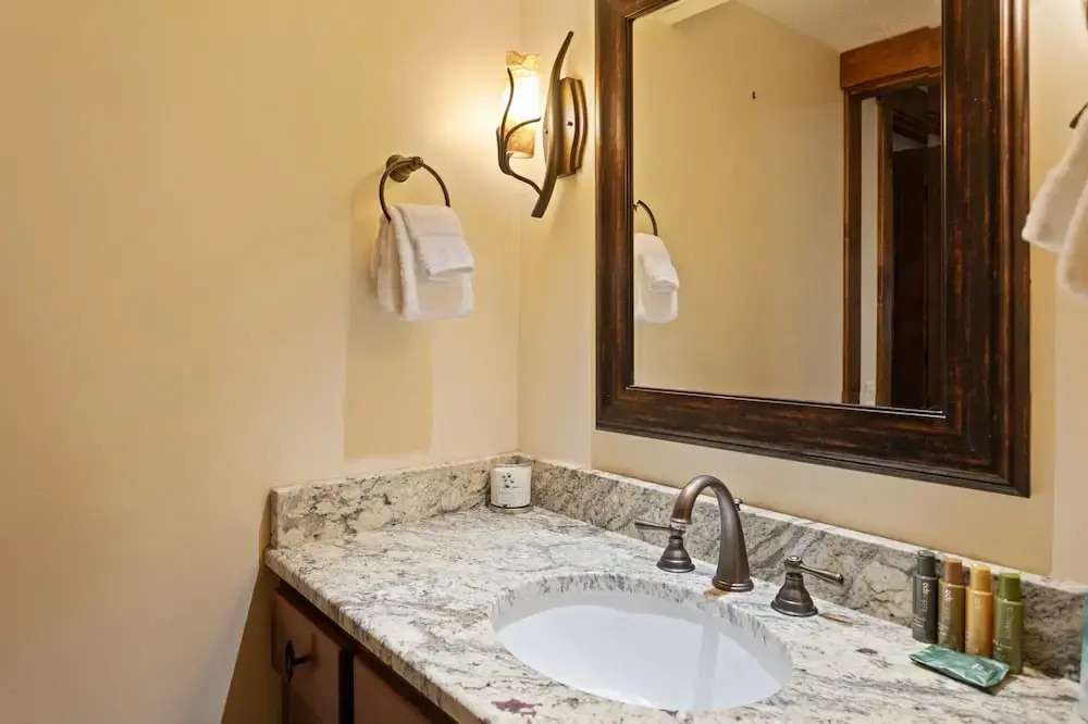 Ridgepoint - Three Bedroom Condo with Spa #128 by Deer Valley Resort